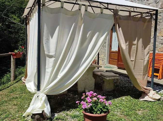 Il Canale アパート Corfino
